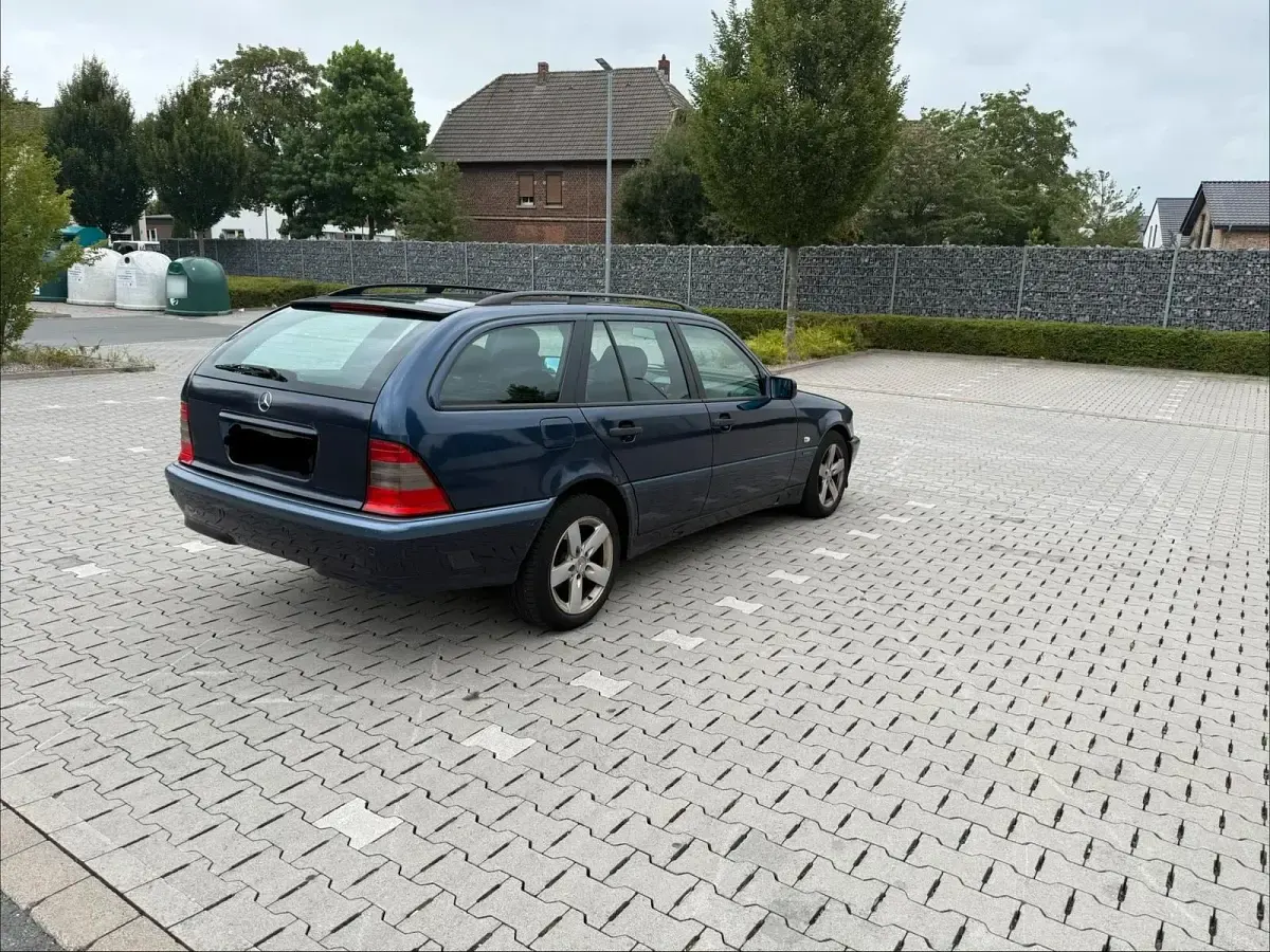 Gebraucht Mercedes C180 122 PS (89 kW) 1998 Blau Kombi