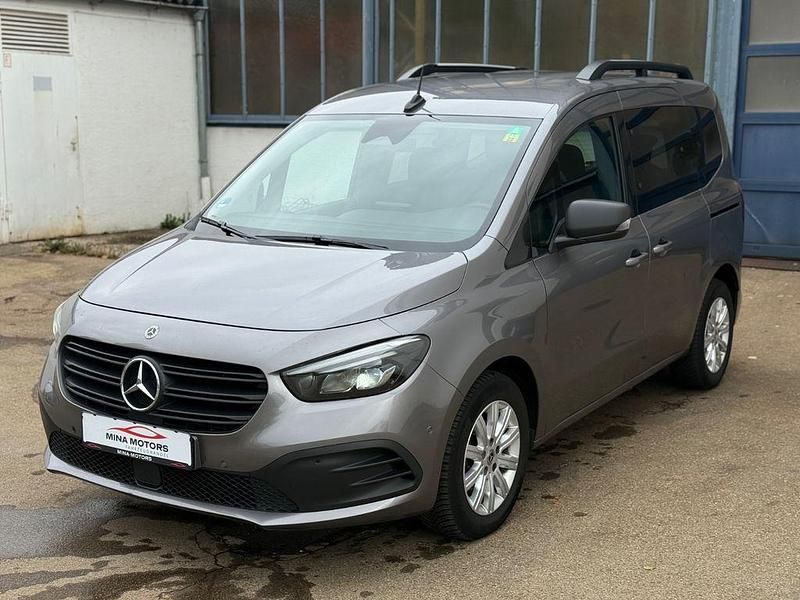 Grau Gebraucht 2022 Mercedes Citan 110 Kombi | 15.999 € - Bild 1/4