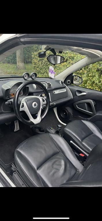 Gebraucht Smart ForTwo Cabrio Passion 71 PS (52 kW) 2012 Weiß Cabrio
