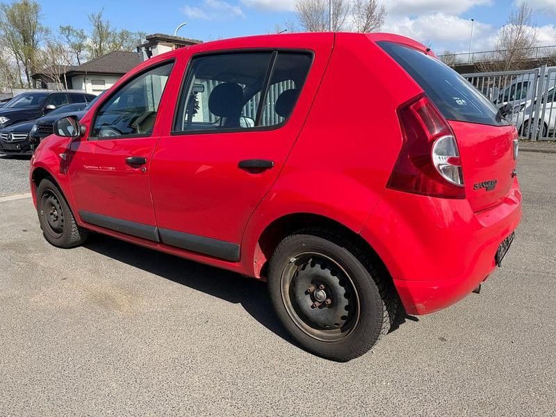 Gebraucht Dacia Sandero Ambiance 75 PS (55 kW) 2009 Rot Limousine