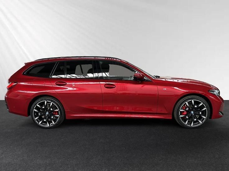 Gebraucht BMW 330e M Sport 292 PS (214 kW) 2024 Fire red metallic Kombi