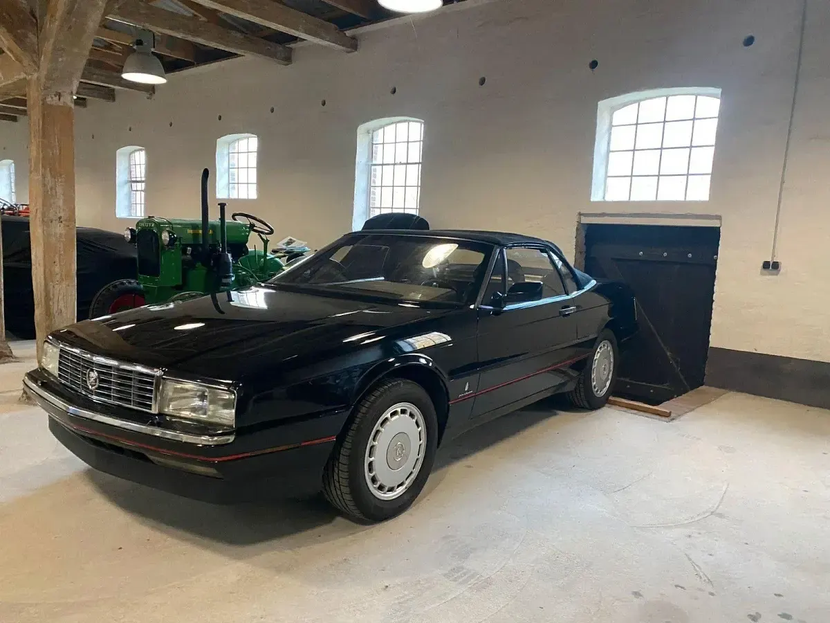 Gebraucht Cadillac Allante 204 PS (150 kW) 1989 Schwarz Cabrio