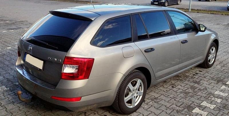 Gebraucht Skoda Octavia 105 PS (77 kW) 2014 Silber Kleinwagen