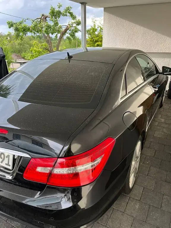 Gebraucht Mercedes E500 Avantgarde 387 PS (284 kW) 2010 Schwarz Coupé