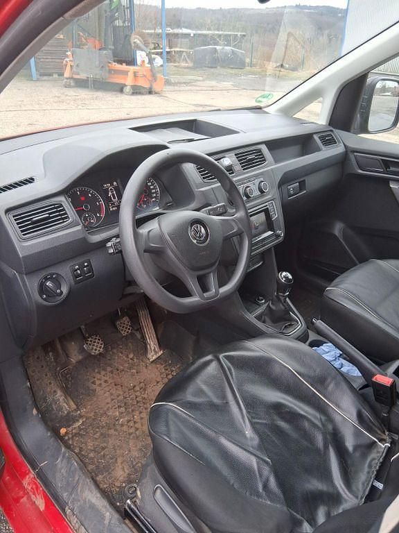 Gebraucht VW Caddy 122 PS (89 kW) 2019 Rot Van / Kleinbus