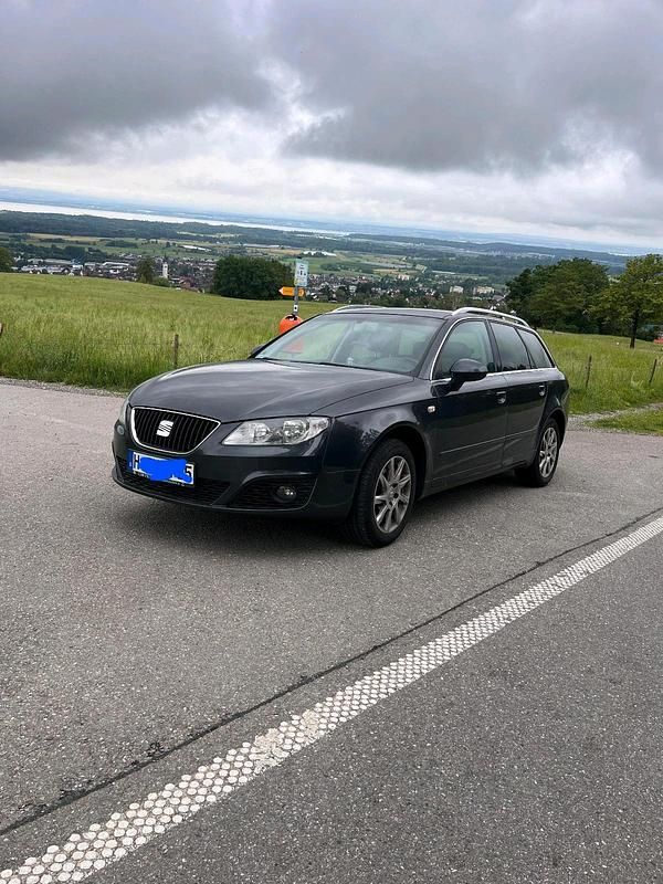 Grau Gebraucht 2011 Seat Exeo Kombi | 2.800 € (Guter Preis) - Bild 1/4