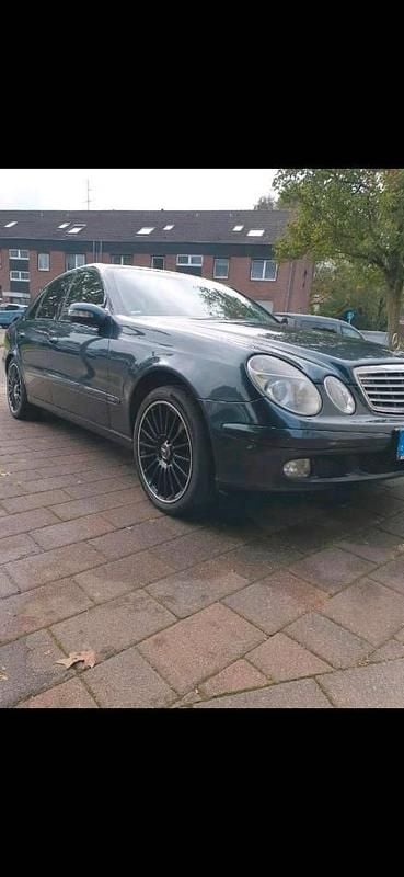 Gebraucht Mercedes E220 150 PS (110 kW) 2004 Blau Limousine
