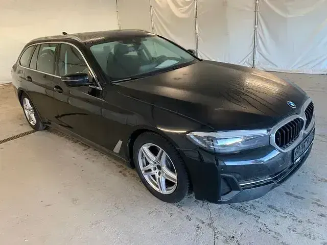 Gebraucht BMW 520 Performance 190 PS (139 kW) 2020 Schwarz Kombi