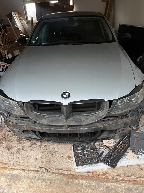 Gebraucht BMW 325 218 PS (160 kW) 2006 Silber Limousine