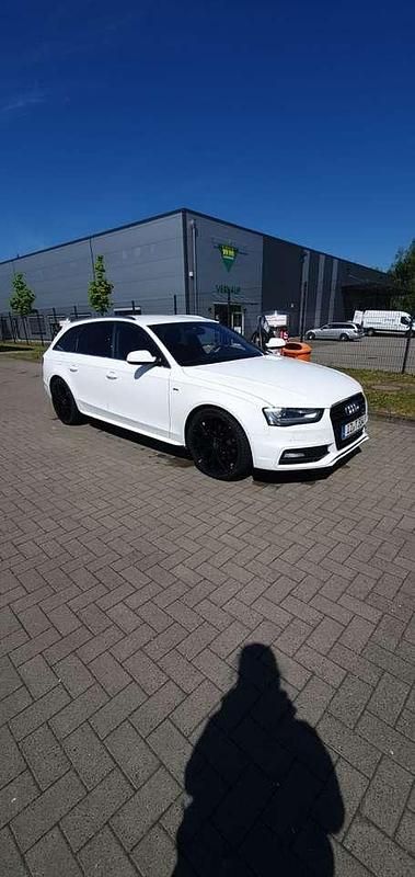 Weiß Gebraucht 2013 Audi A4 S-Line Kombi | 7.200 € (Guter Preis) - Bild 1/4