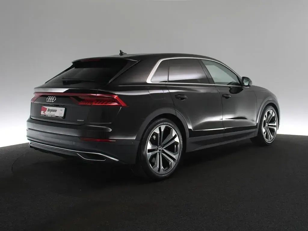 Gebraucht Audi Q8 Performance 340 PS (250 kW) 2023 Mythosschwarz metallic (metallic) SUV