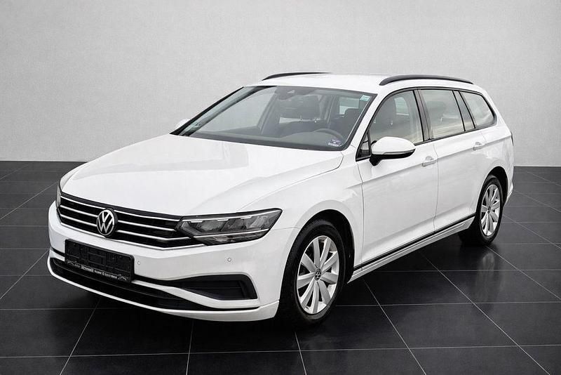 Gebraucht VW Passat 150 PS (110 kW) 2021 Weiß Kombi