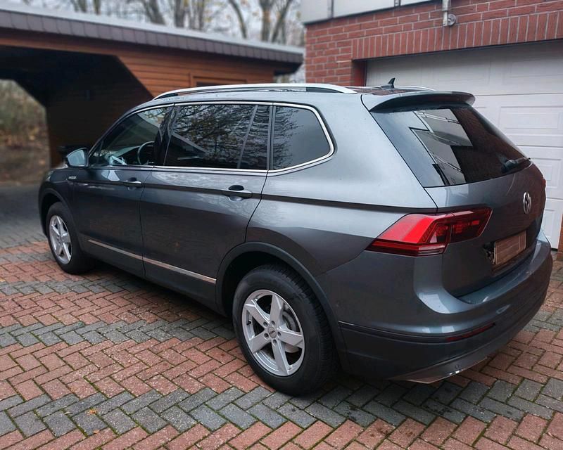 Gebraucht VW Tiguan Allspace IQ Drive 190 PS (139 kW) 2019 Grau SUV