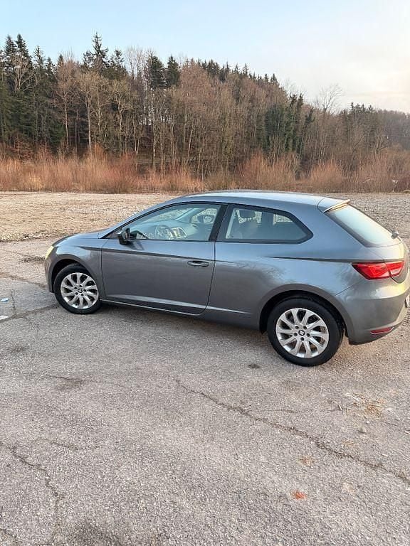 Grau Gebraucht 2014 Seat Leon SC Style Kleinwagen | 5.699 € (Superpreis) - Bild 1/4