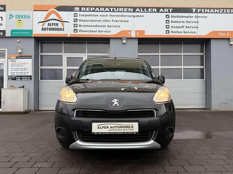 Gebraucht Peugeot Partner Tepee 114 PS (83 kW) 2013 Schwarz Van / Kleinbus