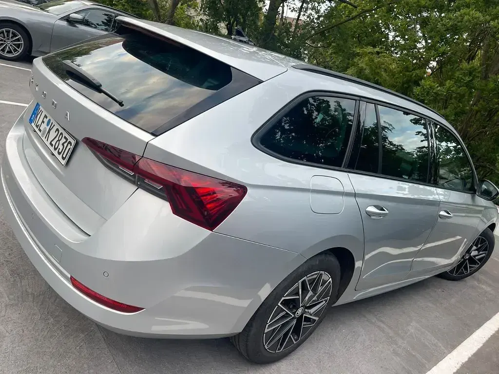 Gebraucht Skoda Octavia Clever 150 PS (110 kW) 2022 Silber Kombi