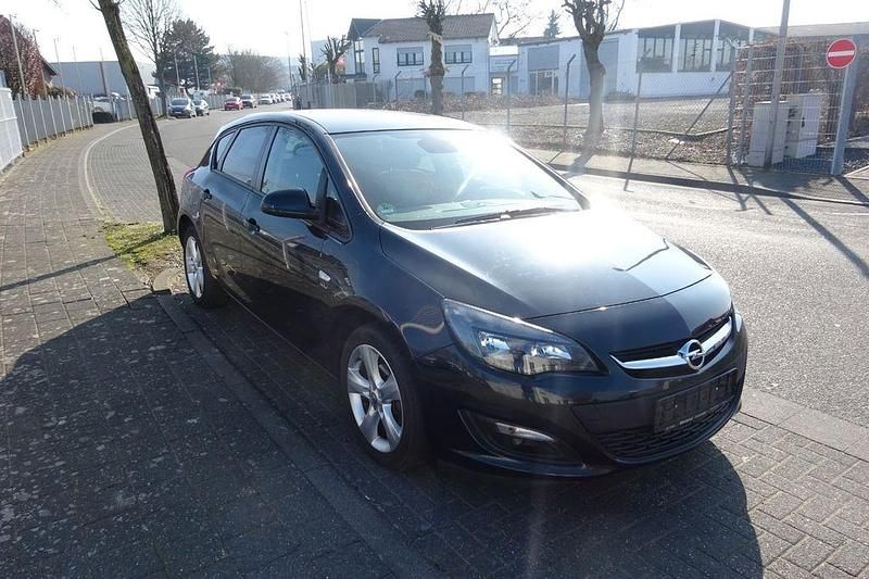 Gebraucht Opel Astra Active 120 PS (88 kW) 2013 Schwarz Limousine