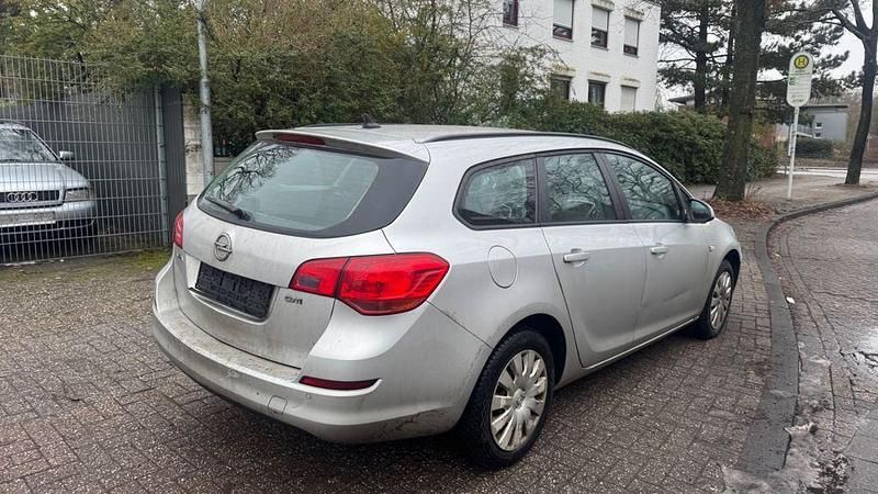 Gebraucht Opel Astra Selection 110 PS (80 kW) 2012 Silber Kombi