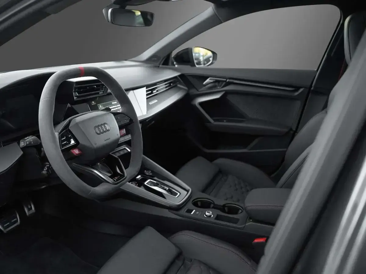 Gebraucht Audi RS3 Sport 400 PS (294 kW) 2025 Grau Limousine