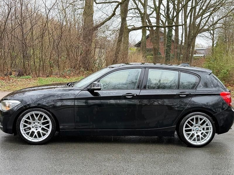 Gebraucht BMW 116 116 PS (85 kW) 2011 Schwarz Kleinwagen