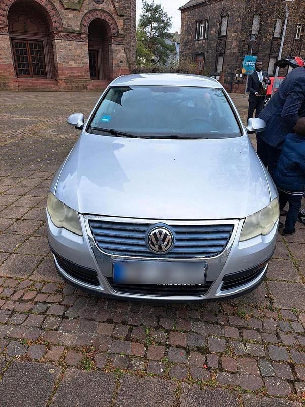 Gebraucht VW Passat 121 PS (88 kW) 2004 Grau Limousine