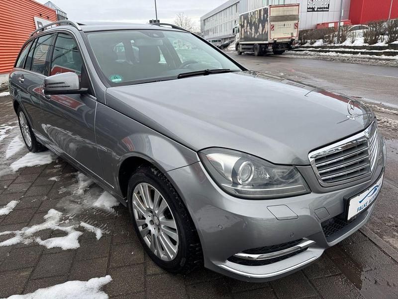 Silber Gebraucht 2012 Mercedes C200 Limousine | 6.799 € (Guter Preis) - Bild 1/4