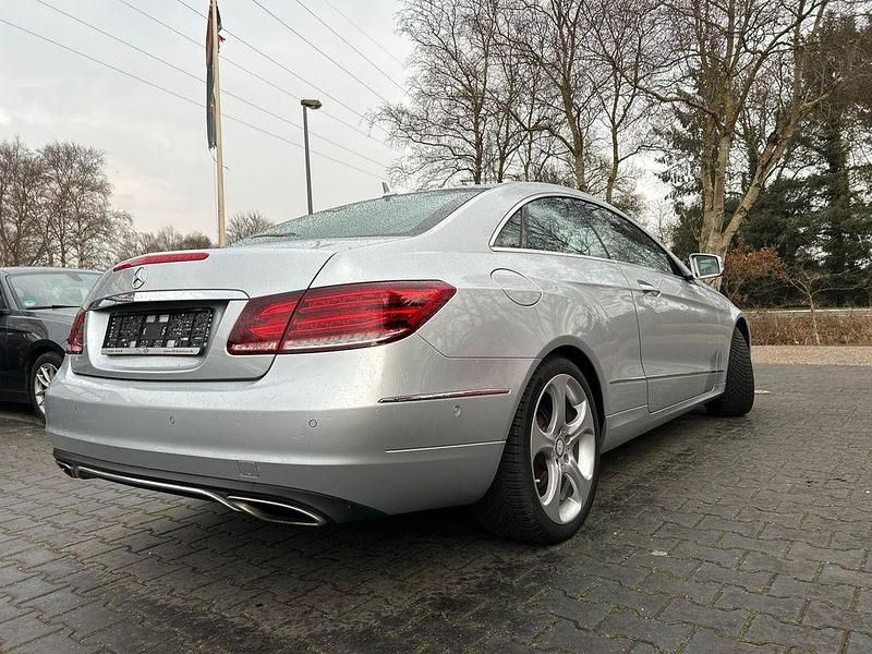 Gebraucht Mercedes E200 184 PS (135 kW) 2016 Silber Coupé