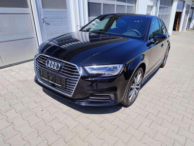 Mythosschwarz Gebraucht 2020 Audi A3 e-tron Sport Kleinwagen | 21.490 € (Fairer Preis) - Bild 1/4