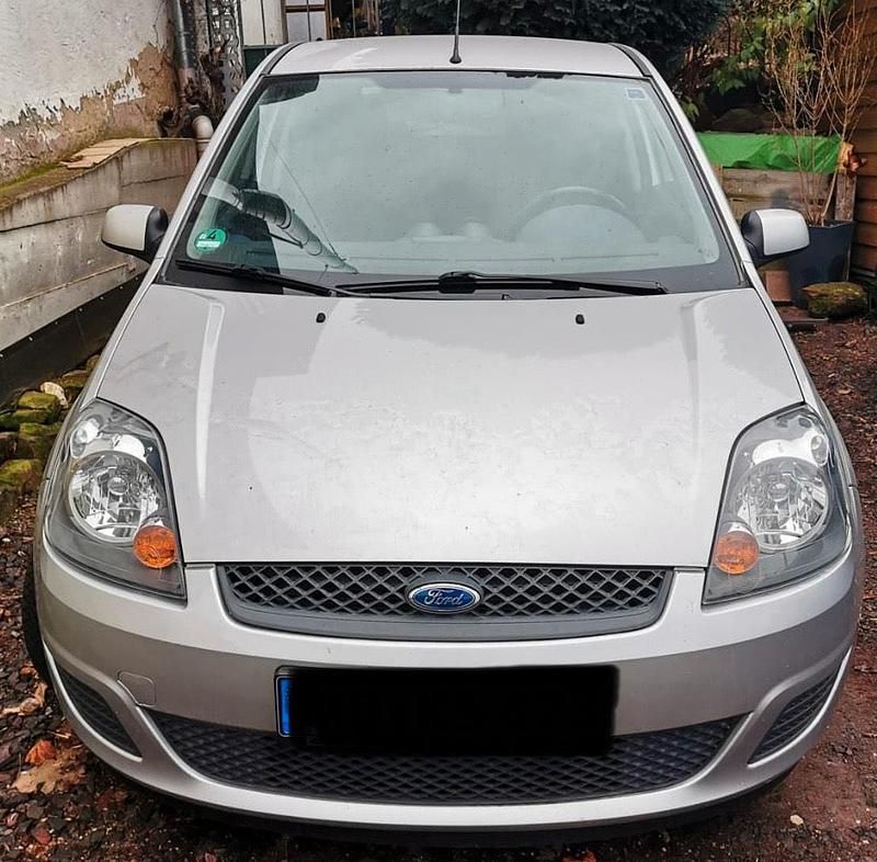 Gebraucht Ford Fiesta Style 67 PS (49 kW) 2007 Silber Kleinwagen