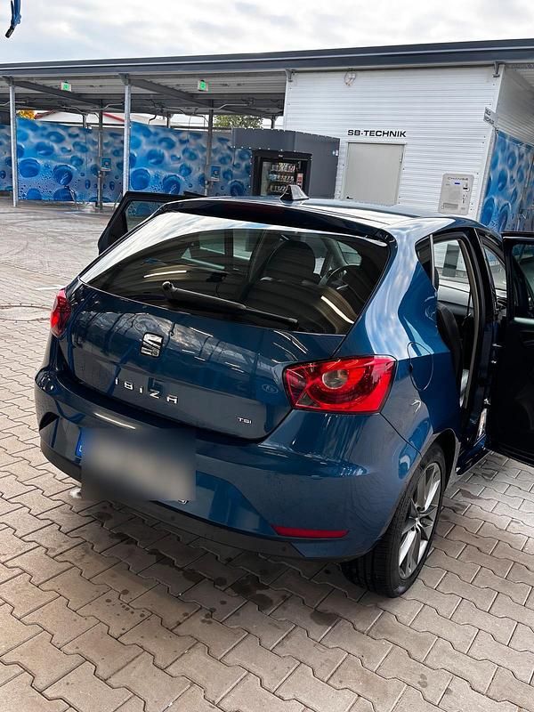 Blau Gebraucht 2014 Seat Ibiza I-Tech Kleinwagen | 4.199 € (Fairer Preis) - Bild 1/4