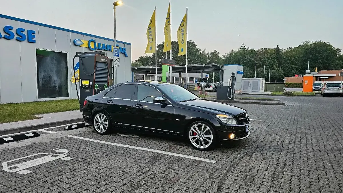 Gebraucht Mercedes C320 224 PS (164 kW) 2009 Schwarz Limousine