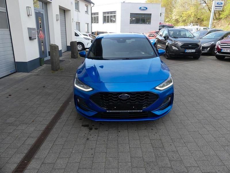 Gebraucht Ford Focus ST-Line X 155 PS (114 kW) 2024 Blau Limousine