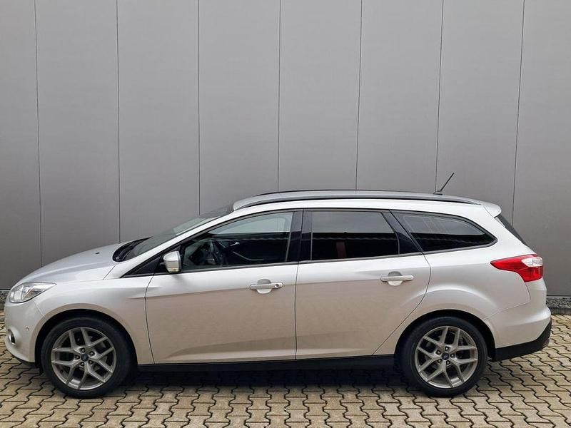 Gebraucht Ford Focus 125 PS (91 kW) 2014 Silber Limousine