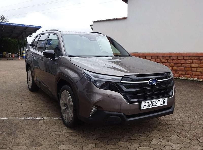 Neu Subaru Forester Platinum 136 PS (100 kW) 2026 Brillant bronze SUV