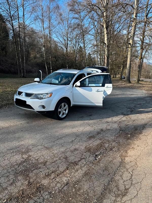 Gebraucht Mitsubishi Outlander 156 PS (114 kW) 2010 Weiß SUV