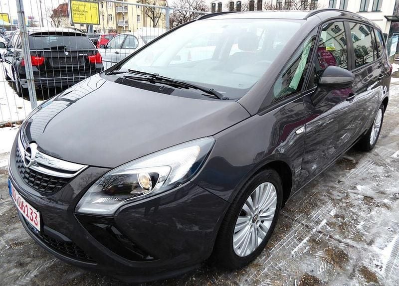 Grau Gebraucht 2015 Opel Zafira Van / Kleinbus | 9.990 € (Teuer) - Bild 1/4