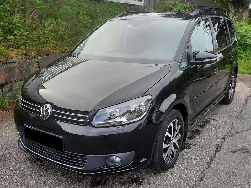 Schwarz Gebraucht 2013 VW Touran Van / Kleinbus | 10.450 € (Guter Preis) - Bild 1/4