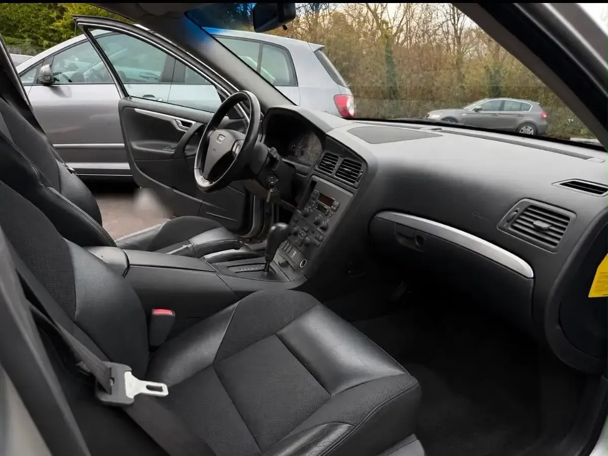 Gebraucht Volvo S60 140 PS (102 kW) 2002 Silber Limousine