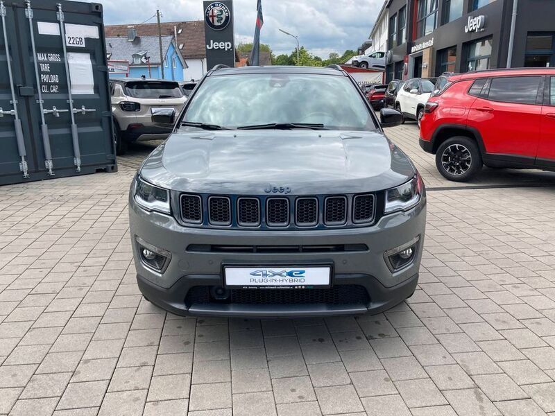 Gebraucht Jeep Compass 241 PS (177 kW) 2021 Stinggray clear coat SUV