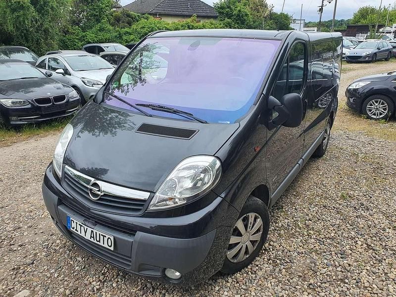 Gebraucht Opel Vivaro 114 PS (83 kW) 2008 Schwarz Van / Kleinbus