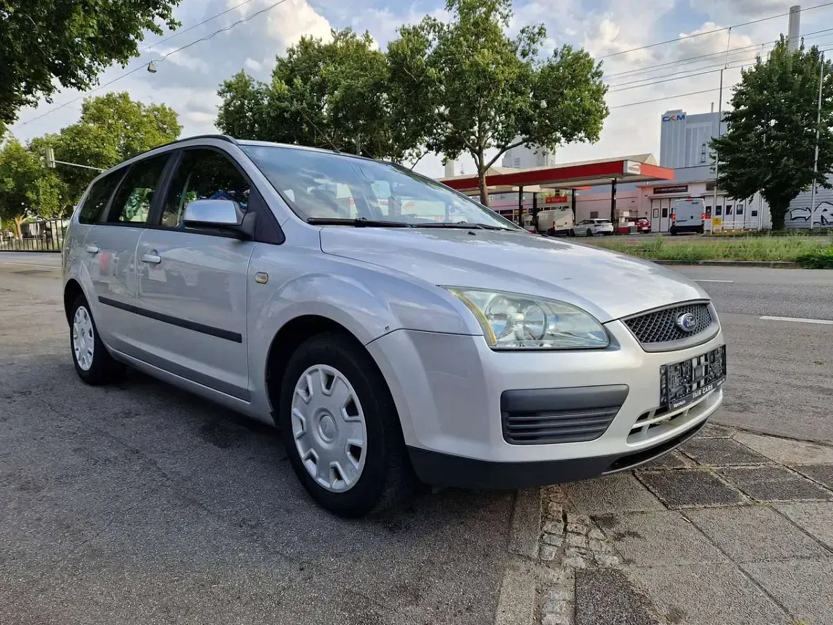 Gebraucht Ford Focus Fun X 101 PS (74 kW) 2005 Polarsilber metallic Kombi