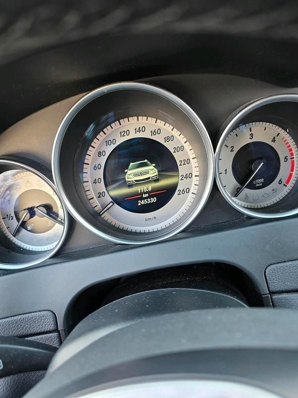 Gebraucht Mercedes C250 250 PS (183 kW) 2025 Kombi