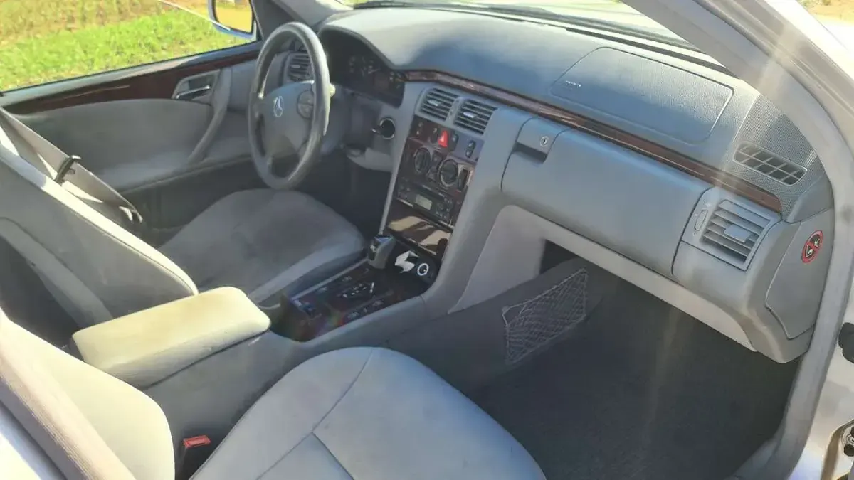 Gebraucht Mercedes E270 Elegance 170 PS (125 kW) 2000 Limousine