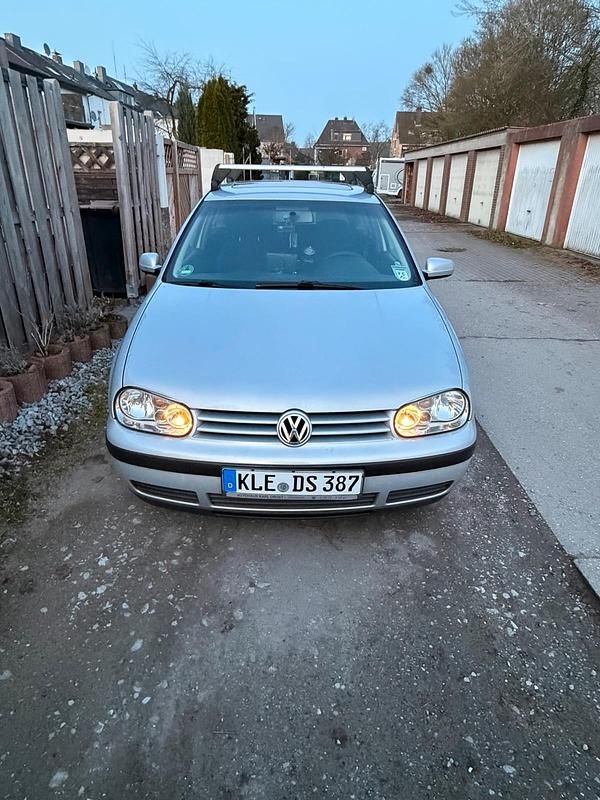 Gebraucht VW Golf IV 75 PS (55 kW) 1998 Silber Kleinwagen