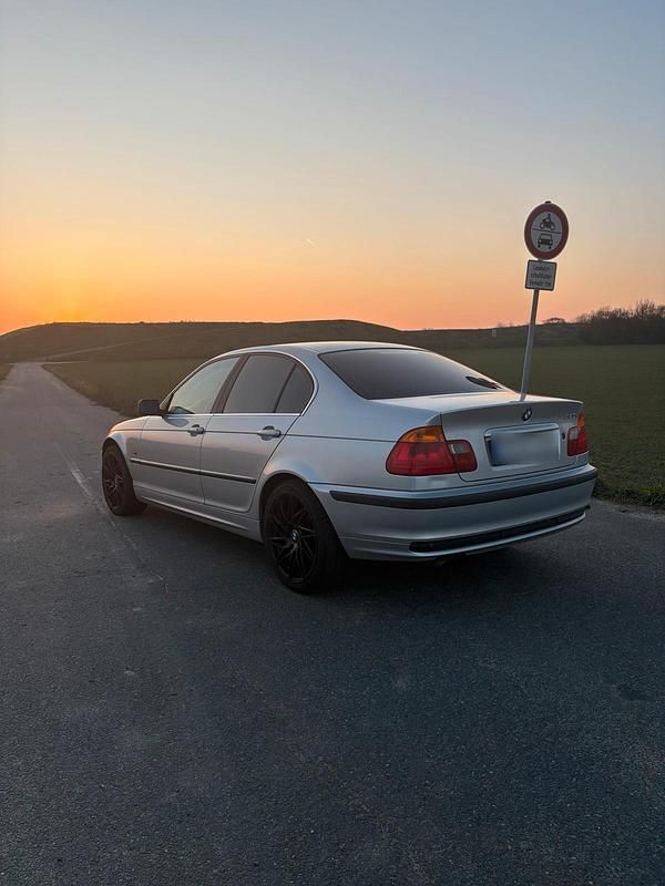 Gebraucht BMW 320 170 PS (125 kW) 2001 Limousine