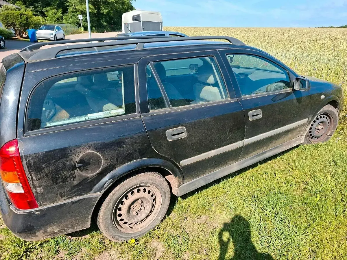 Gebraucht Opel Astra 101 PS (74 kW) 2001 Schwarz Kombi