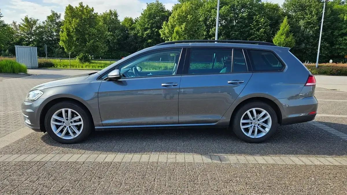 Gebraucht VW Golf VII 116 PS (85 kW) 2018 Grau Kombi