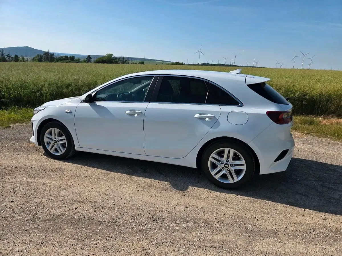 Gebraucht Kia Ceed 136 PS (100 kW) 2021 Weiß Kleinwagen
