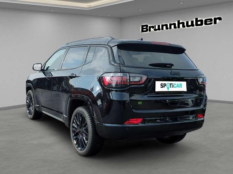 Gebraucht Jeep Compass 131 PS (96 kW) 2023 Schwarz SUV