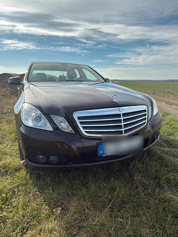 Gebraucht Mercedes E200 184 PS (135 kW) 2010 Braun Limousine